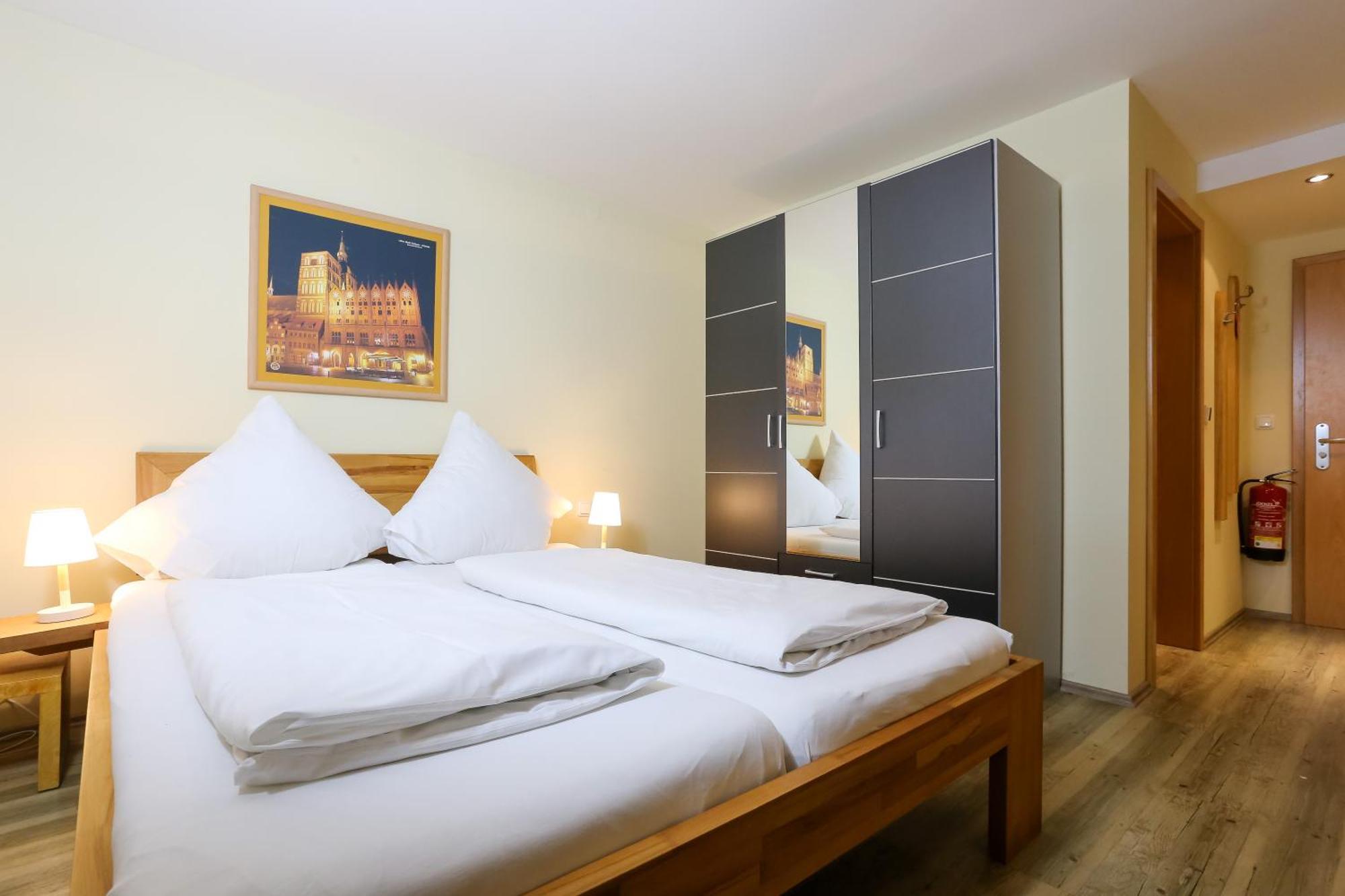 Aparthotel Schwarzwald Panorama Bad Wildbad Rum bild