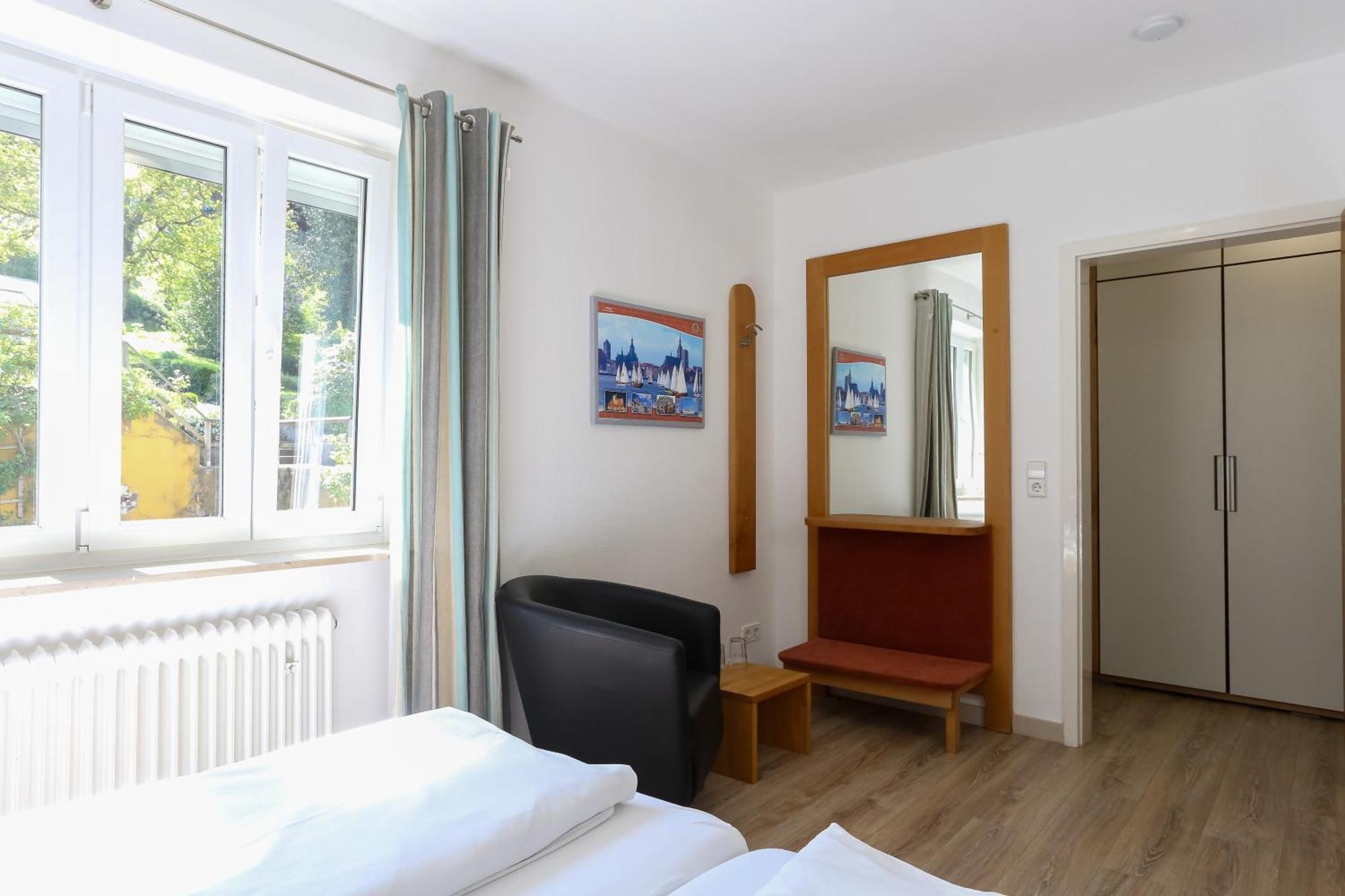 Aparthotel Schwarzwald Panorama Bad Wildbad Rum bild